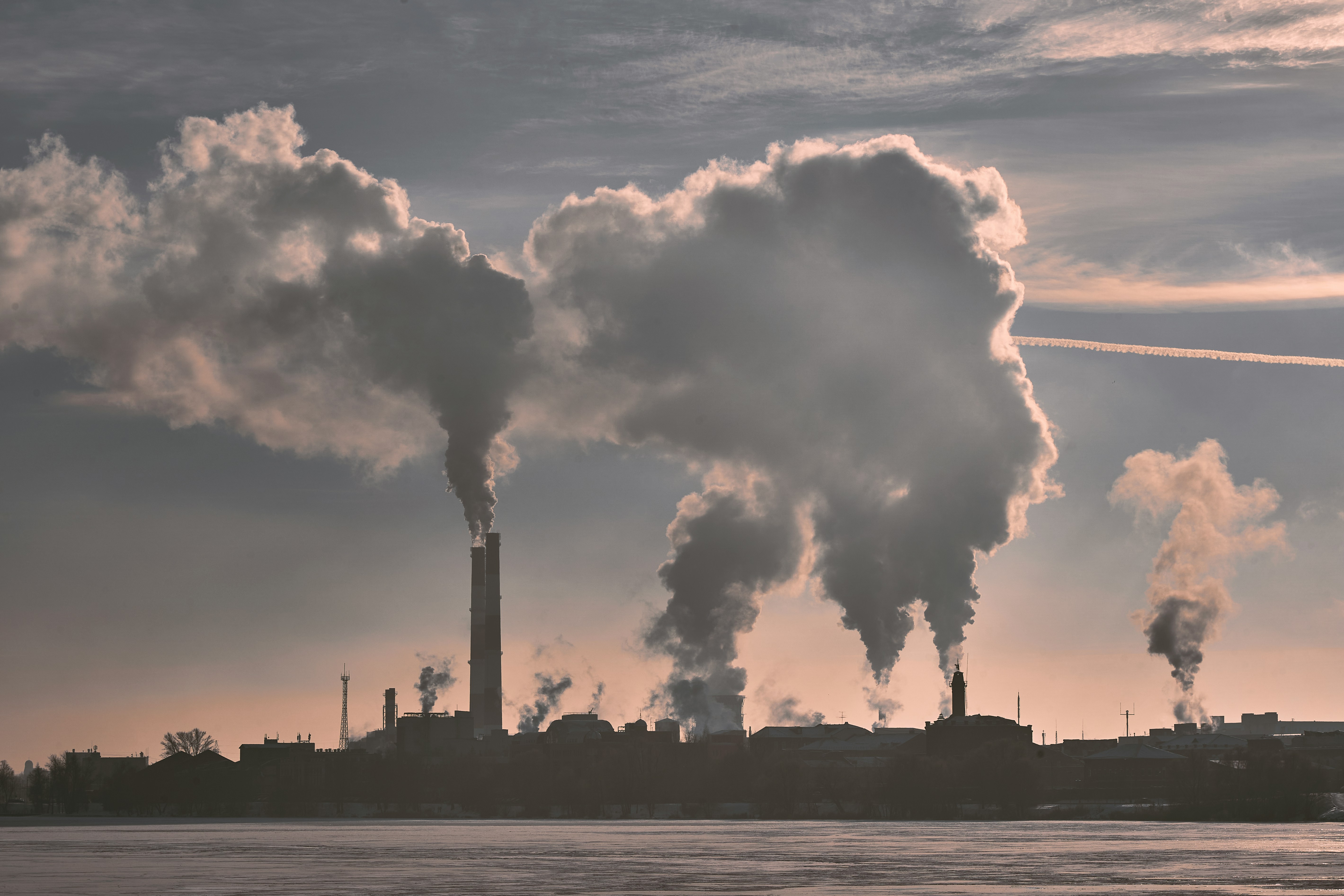 Limitazione di emissioni in atmosfera delle sostanze pericolose - Adempimenti per le aziende con autorizzazione alle emissioni in atmosfera