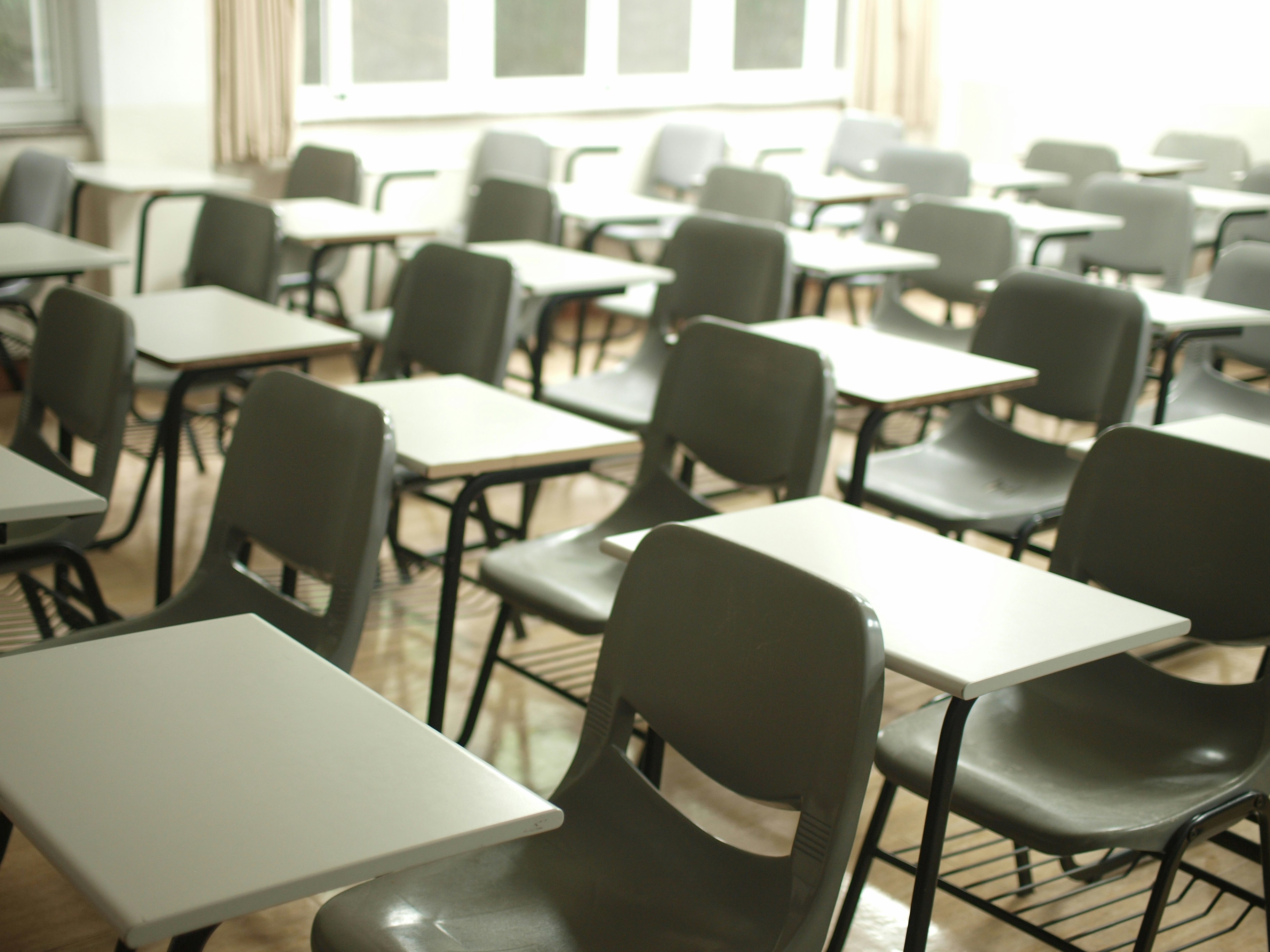 Avviso di selezione pubblica, per soli titoli, per il reclutamento di n.2 collaboratori scolastici da assumere a tempo indeterminato